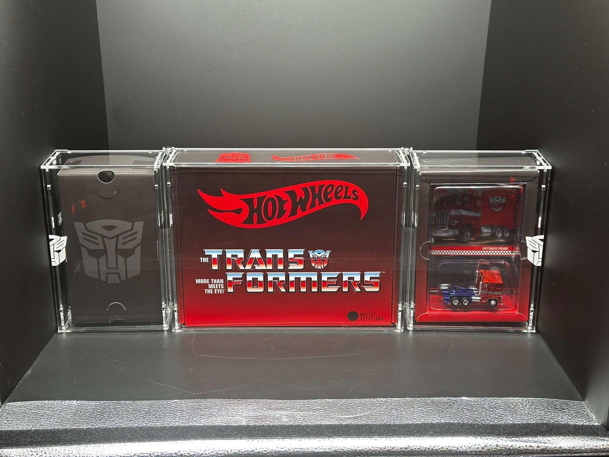 Hot Wheels Transformers RLC Optimus Prime Folding Acrylic Display