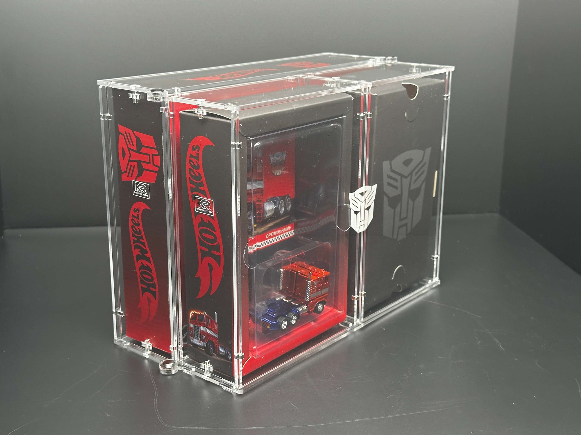 Hot Wheels Transformers RLC Optimus Prime Folding Acrylic Display