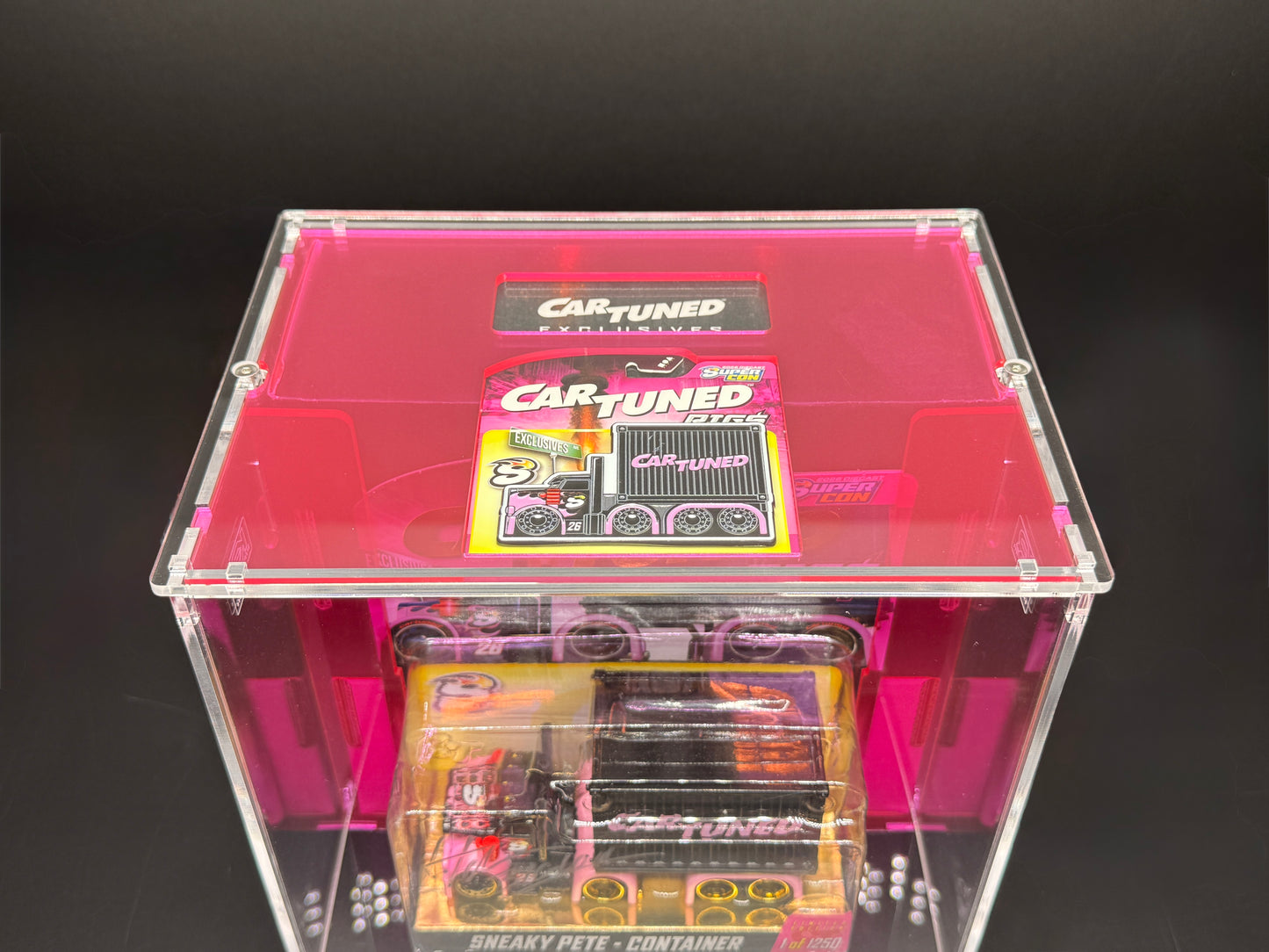 Expositor acrílico para tienda personalizada de coches tuneados