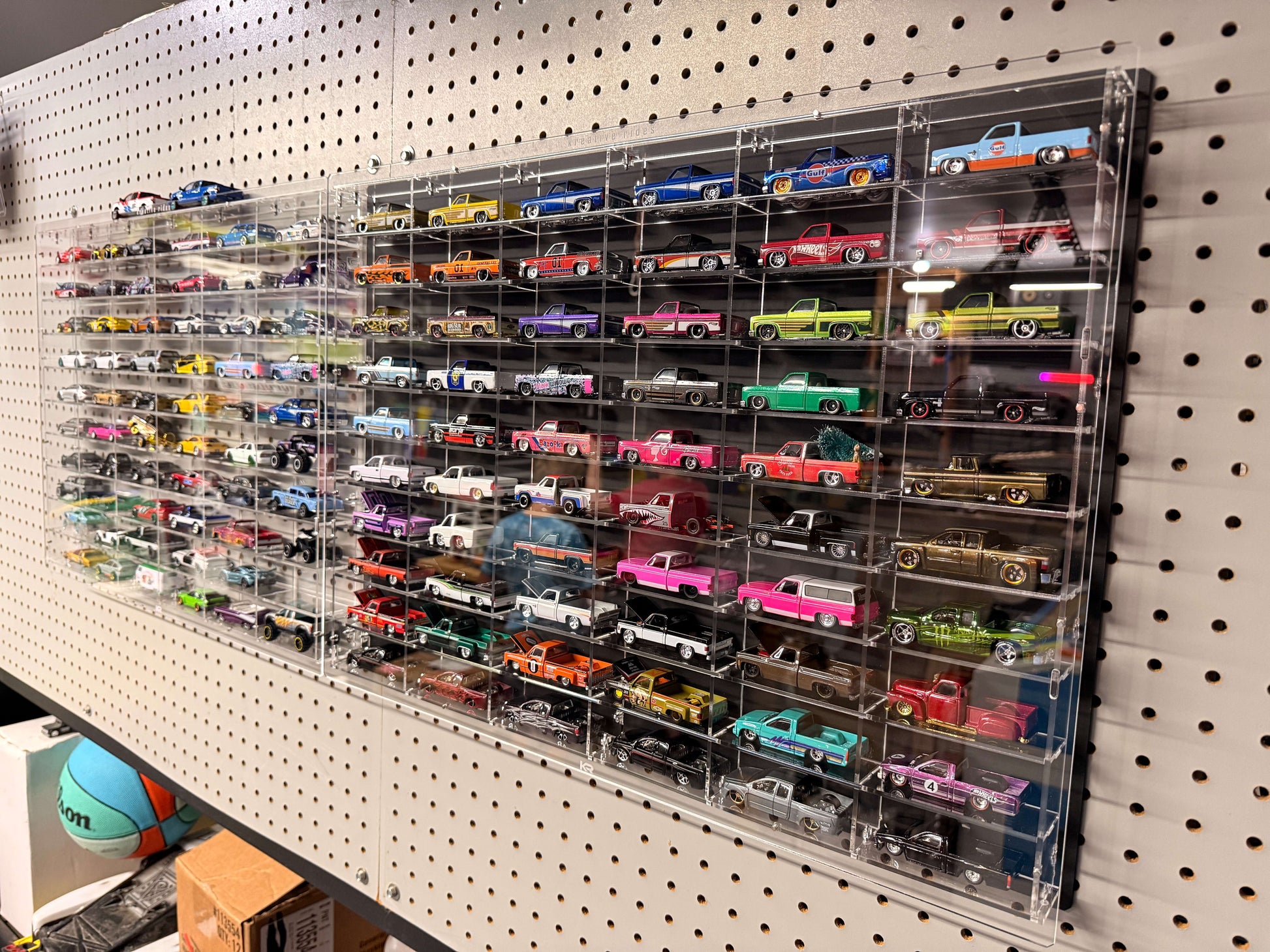 60 Slot Flat Back Wall Display for  1:64 Scale Loose Diecast