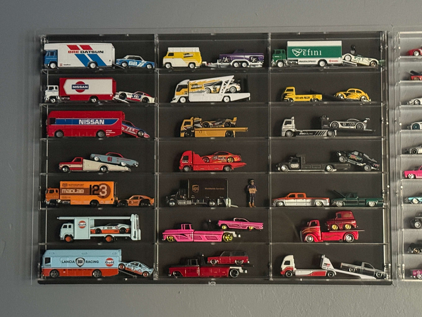 21-Slot Wall Display for 1:64 Scale Loose Transport Diecast | Deep Series | Flat Back